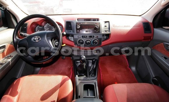 Sayi Imported Toyota Hilux Red Mota in Import - Dubai a Maseru Sayi Imported Toyota Hilux Red Mota in Import - Dubai a Maseru