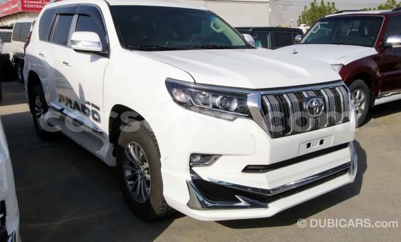 Acheter Import Voiture Toyota Prado Blanc à Import - Dubai, Maseru Acheter Import Voiture Toyota Prado Blanc à Import - Dubai, Maseru