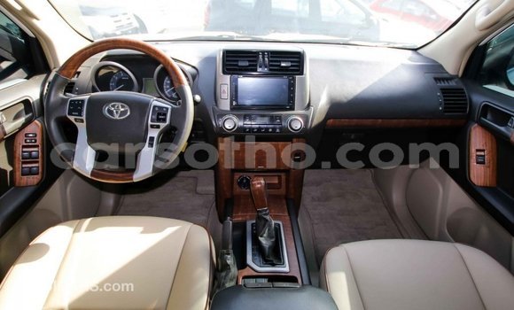 Acheter Import Voiture Toyota Prado Blanc à Import - Dubai, Maseru Acheter Import Voiture Toyota Prado Blanc à Import - Dubai, Maseru