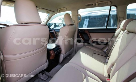 Acheter Import Voiture Toyota Prado Blanc à Import - Dubai, Maseru Acheter Import Voiture Toyota Prado Blanc à Import - Dubai, Maseru