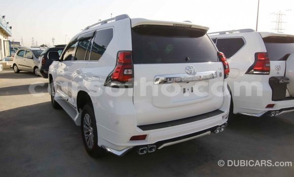 Acheter Import Voiture Toyota Prado Blanc à Import - Dubai, Maseru Acheter Import Voiture Toyota Prado Blanc à Import - Dubai, Maseru