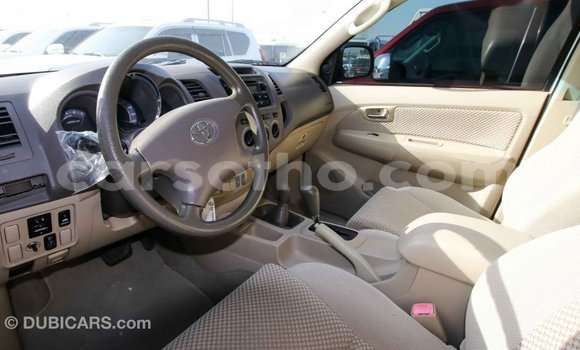 Sayi Imported Toyota Fortuner White Mota in Import - Dubai a Maseru Sayi Imported Toyota Fortuner White Mota in Import - Dubai a Maseru