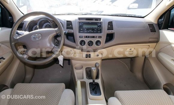 Sayi Imported Toyota Fortuner White Mota in Import - Dubai a Maseru Sayi Imported Toyota Fortuner White Mota in Import - Dubai a Maseru