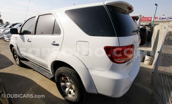 Sayi Imported Toyota Fortuner White Mota in Import - Dubai a Maseru Sayi Imported Toyota Fortuner White Mota in Import - Dubai a Maseru