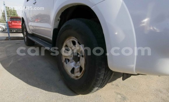 Sayi Imported Toyota Fortuner White Mota in Import - Dubai a Maseru Sayi Imported Toyota Fortuner White Mota in Import - Dubai a Maseru