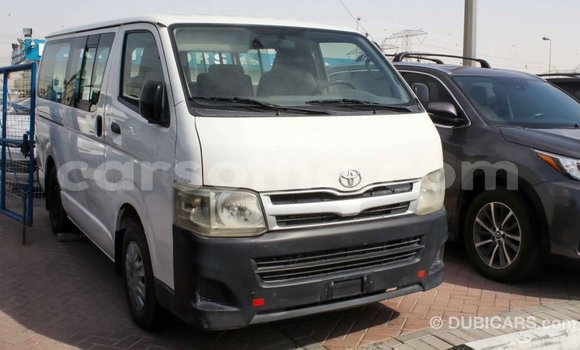 Sayi Imported Toyota Hiace White Mota in Import - Dubai a Maseru Sayi Imported Toyota Hiace White Mota in Import - Dubai a Maseru
