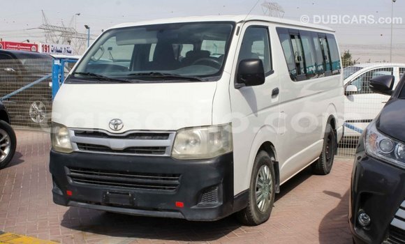 Sayi Imported Toyota Hiace White Mota in Import - Dubai a Maseru Sayi Imported Toyota Hiace White Mota in Import - Dubai a Maseru