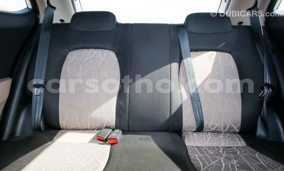 Sayi Imported Hyundai i10 White Mota in Import - Dubai a Maseru Sayi Imported Hyundai i10 White Mota in Import - Dubai a Maseru