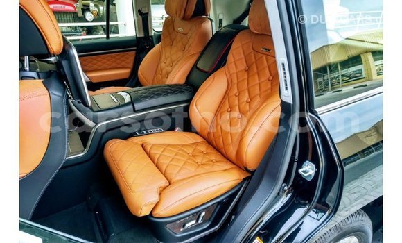 Sayi Imported Toyota Land Cruiser Black Mota in Import - Dubai a Maseru Sayi Imported Toyota Land Cruiser Black Mota in Import - Dubai a Maseru