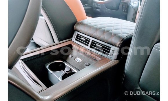 Sayi Imported Toyota Land Cruiser Black Mota in Import - Dubai a Maseru Sayi Imported Toyota Land Cruiser Black Mota in Import - Dubai a Maseru