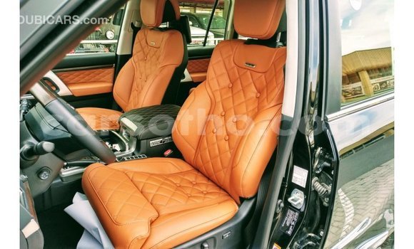 Sayi Imported Toyota Land Cruiser Black Mota in Import - Dubai a Maseru Sayi Imported Toyota Land Cruiser Black Mota in Import - Dubai a Maseru