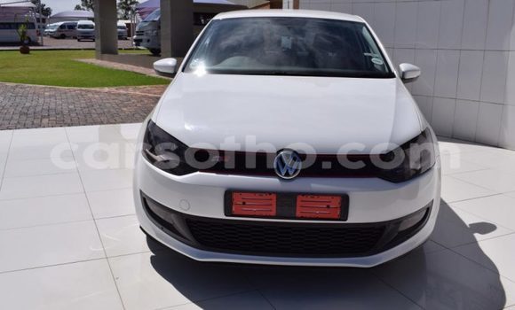 اشتري مستعمل Volkswagen Polo White سيارة في Butha Buthe في Butha-Buthe اشتري مستعمل Volkswagen Polo White سيارة في Butha Buthe في Butha-Buthe