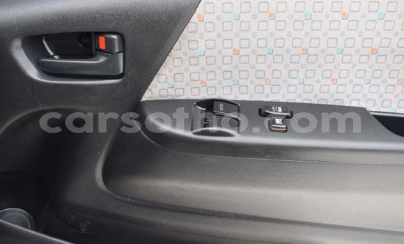 اشتري مستعمل Toyota iQ White سيارة في Butha Buthe في Butha-Buthe اشتري مستعمل Toyota iQ White سيارة في Butha Buthe في Butha-Buthe