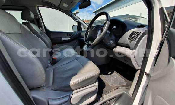 اشتري مستعمل Hyundai H1 White سيارة في Maseru في Maseru اشتري مستعمل Hyundai H1 White سيارة في Maseru في Maseru