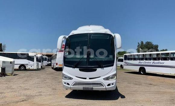 Sayi Na hannu Scania Irizar White Babbar mota in Maseru a Maseru Sayi Na hannu Scania Irizar White Babbar mota in Maseru a Maseru
