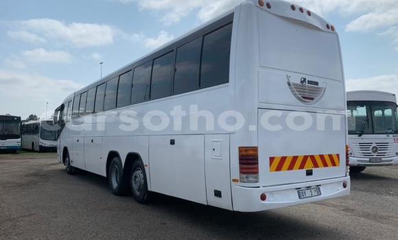 Sayi Na hannu Man Silent White Babbar mota in Maseru a Maseru Sayi Na hannu Man Silent White Babbar mota in Maseru a Maseru