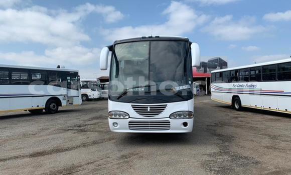 Sayi Na hannu Man Silent White Babbar mota in Maseru a Maseru Sayi Na hannu Man Silent White Babbar mota in Maseru a Maseru