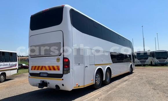 Sayi Na hannu Volvo F4 White Babbar mota in Maseru a Maseru Sayi Na hannu Volvo F4 White Babbar mota in Maseru a Maseru