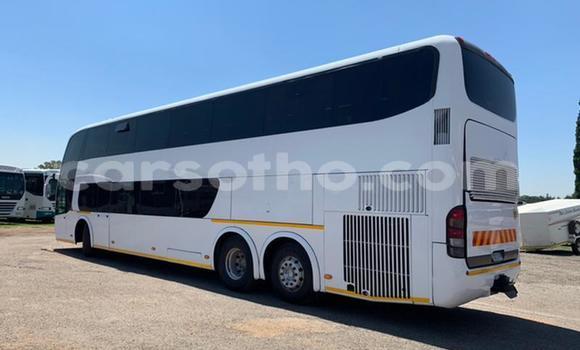 Sayi Na hannu Volvo F4 White Babbar mota in Maseru a Maseru Sayi Na hannu Volvo F4 White Babbar mota in Maseru a Maseru