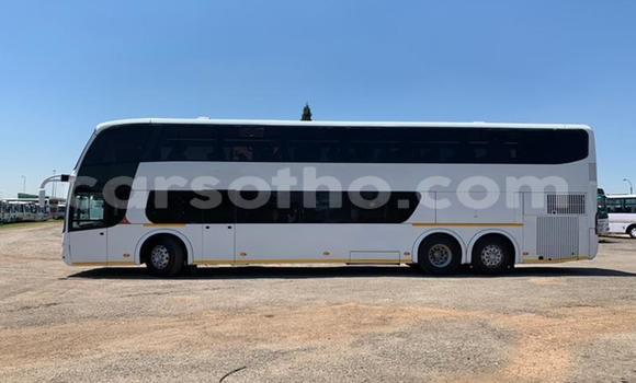 Sayi Na hannu Volvo F4 White Babbar mota in Maseru a Maseru Sayi Na hannu Volvo F4 White Babbar mota in Maseru a Maseru