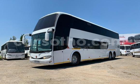 Sayi Na hannu Volvo F4 White Babbar mota in Maseru a Maseru Sayi Na hannu Volvo F4 White Babbar mota in Maseru a Maseru