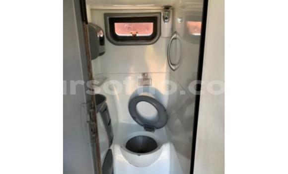 Sayi Na hannu Volvo F4 White Babbar mota in Maseru a Maseru Sayi Na hannu Volvo F4 White Babbar mota in Maseru a Maseru