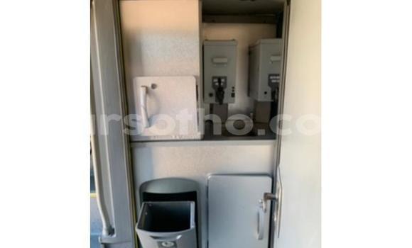 Sayi Na hannu Volvo F4 White Babbar mota in Maseru a Maseru Sayi Na hannu Volvo F4 White Babbar mota in Maseru a Maseru