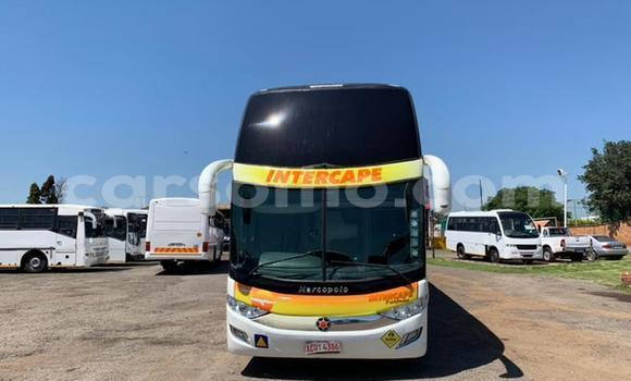 Sayi Na hannu Volvo F4 White Babbar mota in Maseru a Maseru Sayi Na hannu Volvo F4 White Babbar mota in Maseru a Maseru