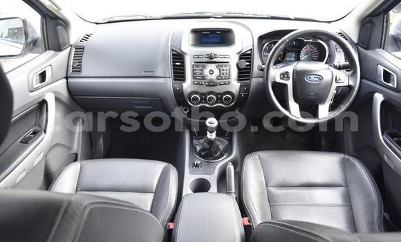 Sayi Na hannu Ford Pickup Silver Mota in Import - Dubai a Maseru Sayi Na hannu Ford Pickup Silver Mota in Import - Dubai a Maseru