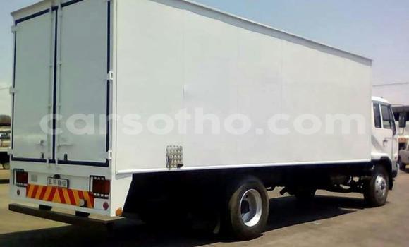 Sayi Na hannu Nissan UD White Babbar mota in Maseru a Maseru Sayi Na hannu Nissan UD White Babbar mota in Maseru a Maseru