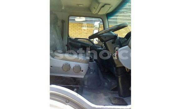 Sayi Na hannu Hino 300 Series White Babbar mota in Maseru a Maseru Sayi Na hannu Hino 300 Series White Babbar mota in Maseru a Maseru