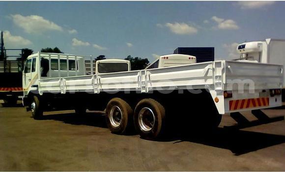 Sayi Na hannu Nissan UD White Babbar mota in Maseru a Maseru Sayi Na hannu Nissan UD White Babbar mota in Maseru a Maseru