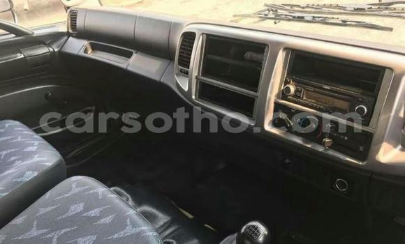 Sayi Na hannu Hino 300 Series White Babbar mota in Maseru a Maseru Sayi Na hannu Hino 300 Series White Babbar mota in Maseru a Maseru