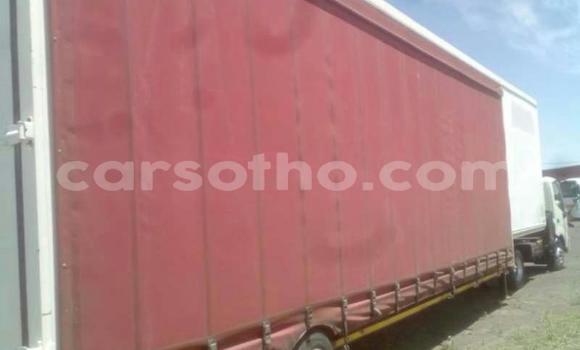 Sayi Na hannu Hino 300 Series White Babbar mota in Maseru a Maseru Sayi Na hannu Hino 300 Series White Babbar mota in Maseru a Maseru