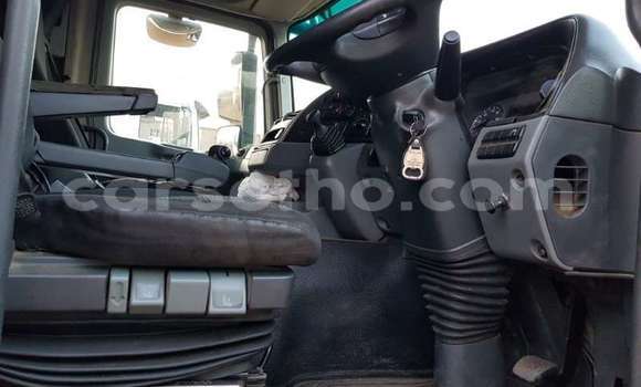 Sayi Na hannu Mercedes‒Benz Truck White Babbar mota in Maseru a Maseru Sayi Na hannu Mercedes‒Benz Truck White Babbar mota in Maseru a Maseru