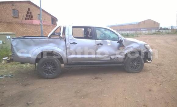 Buy Used Toyota Hilux Brown Car in Maseru in Maseru Buy Used Toyota Hilux Brown Car in Maseru in Maseru