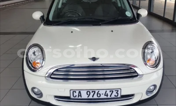 Sayi Na hannu Mini Cooper White Mota in Butha Buthe a Butha-Buthe