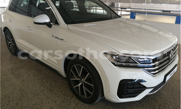 اشتري مستعمل Volkswagen Touareg White سيارة في Butha Buthe في Butha-Buthe اشتري مستعمل Volkswagen Touareg White سيارة في Butha Buthe في Butha-Buthe