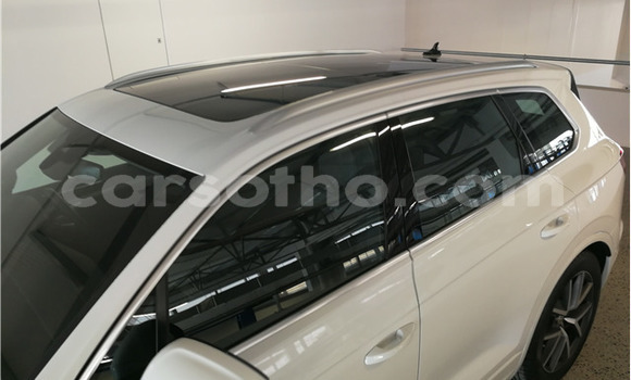 اشتري مستعمل Volkswagen Touareg White سيارة في Butha Buthe في Butha-Buthe اشتري مستعمل Volkswagen Touareg White سيارة في Butha Buthe في Butha-Buthe