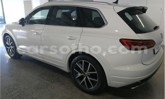 اشتري مستعمل Volkswagen Touareg White سيارة في Butha Buthe في Butha-Buthe اشتري مستعمل Volkswagen Touareg White سيارة في Butha Buthe في Butha-Buthe