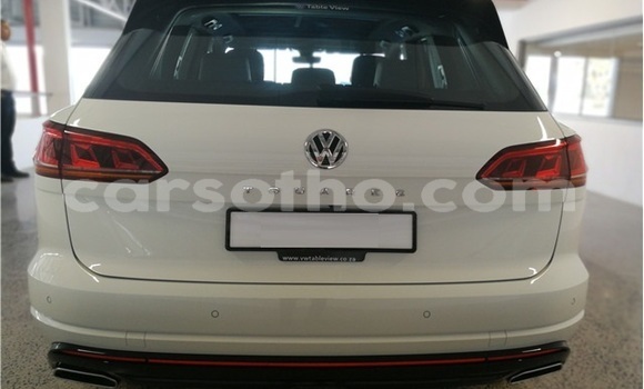 اشتري مستعمل Volkswagen Touareg White سيارة في Butha Buthe في Butha-Buthe اشتري مستعمل Volkswagen Touareg White سيارة في Butha Buthe في Butha-Buthe