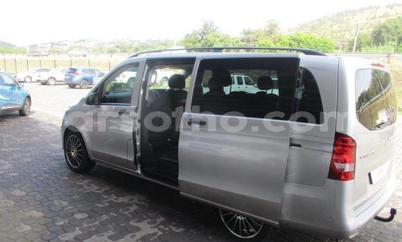 Acheter Occasion Voiture Mercedes-Benz Vito Gris à Maputsoa, Leribe Acheter Occasion Voiture Mercedes-Benz Vito Gris à Maputsoa, Leribe