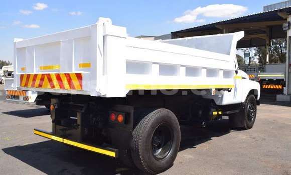 Acheter Occasion Utilitaire Toyota DA Blanc à Butha Buthe, Butha-Buthe Acheter Occasion Utilitaire Toyota DA Blanc à Butha Buthe, Butha-Buthe