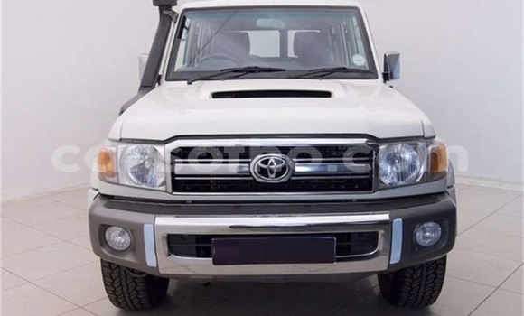 Sayi Na hannu Toyota Land Cruiser White Mota in Maseru a Maseru Sayi Na hannu Toyota Land Cruiser White Mota in Maseru a Maseru