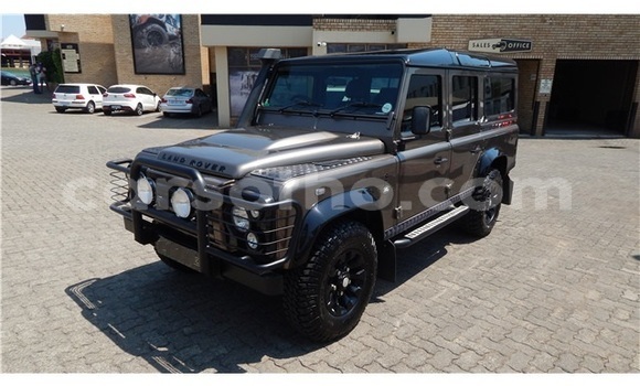 اشتري مستعمل Land Rover Defender Brown سيارة في Maseru في Maseru اشتري مستعمل Land Rover Defender Brown سيارة في Maseru في Maseru