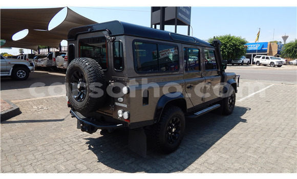 اشتري مستعمل Land Rover Defender Brown سيارة في Maseru في Maseru اشتري مستعمل Land Rover Defender Brown سيارة في Maseru في Maseru