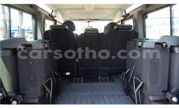 اشتري مستعمل Land Rover Defender Brown سيارة في Maseru في Maseru اشتري مستعمل Land Rover Defender Brown سيارة في Maseru في Maseru