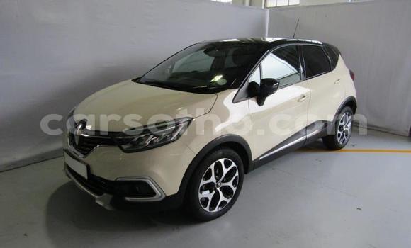 Buy Used Renault Captur Silver Car in Maputsoa in Leribe Buy Used Renault Captur Silver Car in Maputsoa in Leribe