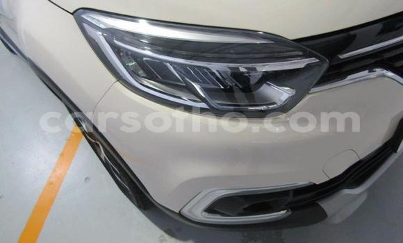 Buy Used Renault Captur Silver Car in Maputsoa in Leribe Buy Used Renault Captur Silver Car in Maputsoa in Leribe