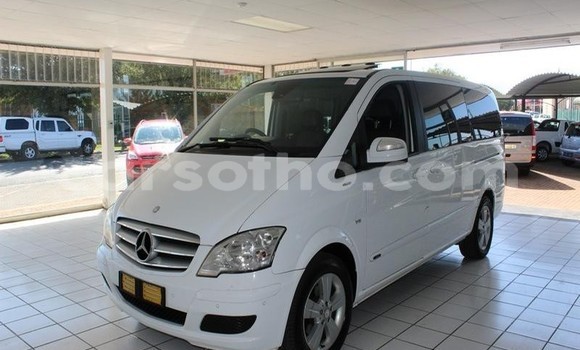 Sayi Na hannu Mercedes-Benz Viano White Mota in Maseru a Maseru Sayi Na hannu Mercedes-Benz Viano White Mota in Maseru a Maseru